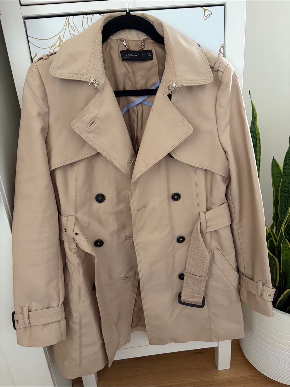 Zara Beige Double-Breasted Trench Coat with Belt M
